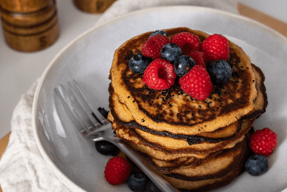 This recipe includes a vegetable-packed frittata and almond flour pancakes, complete with a tasty berry compote, setting you up for stable energy all day.